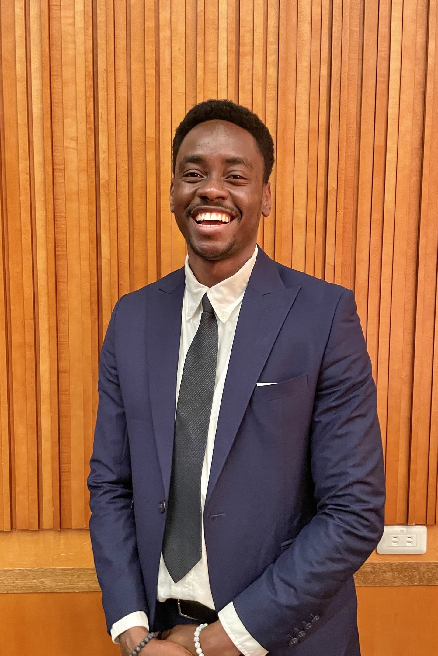 スリーアワーズ